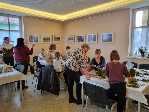 Adventsbasteln für Kinder mit Opa und Oma in Fredersdorf