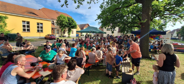 2026 Aufstellen der Pfingstmaie in Fredersdorf PM